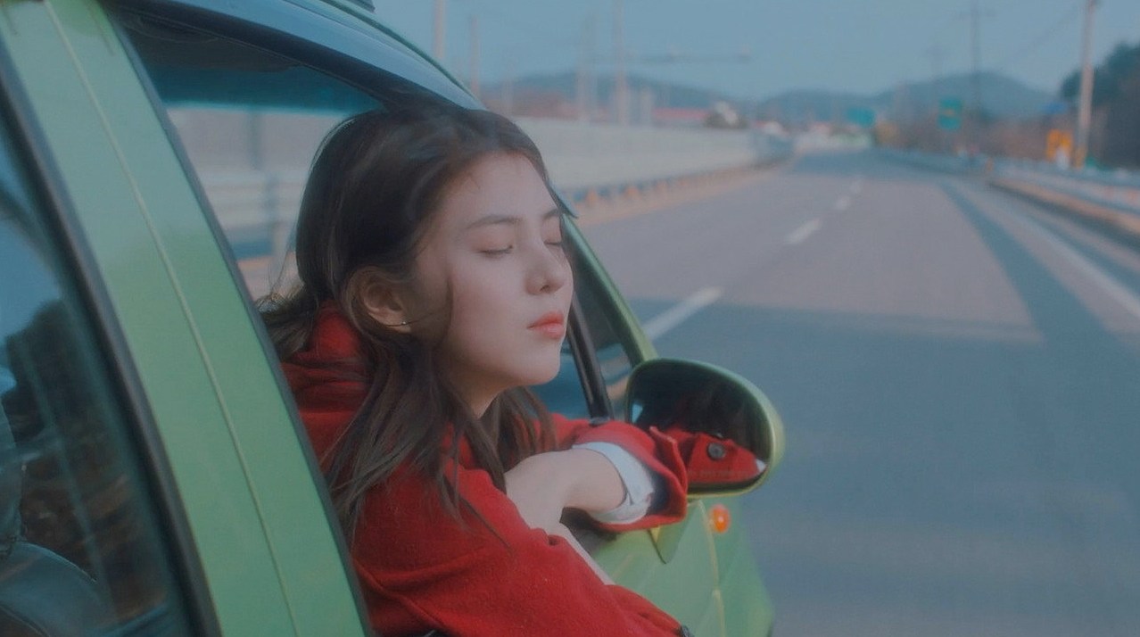 เมื่อหิมะโปรยปรายหัวใจละลาย: รีวิว ‘ฤดูหนาว เรารักกัน’ หนังรักที่อบอุ่นและเจ็บปวด